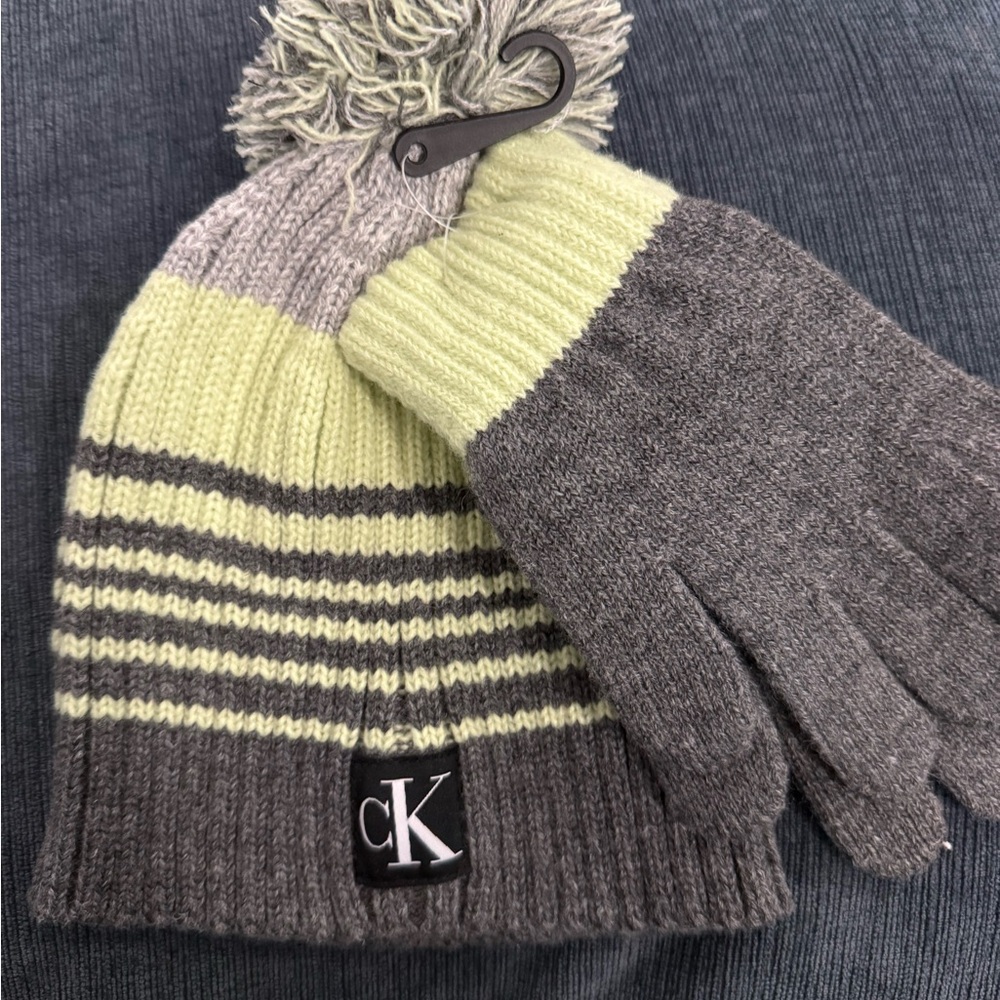 Calvin Klein Kids Knit Hat and Gloves in Gray and Light Green NWOT